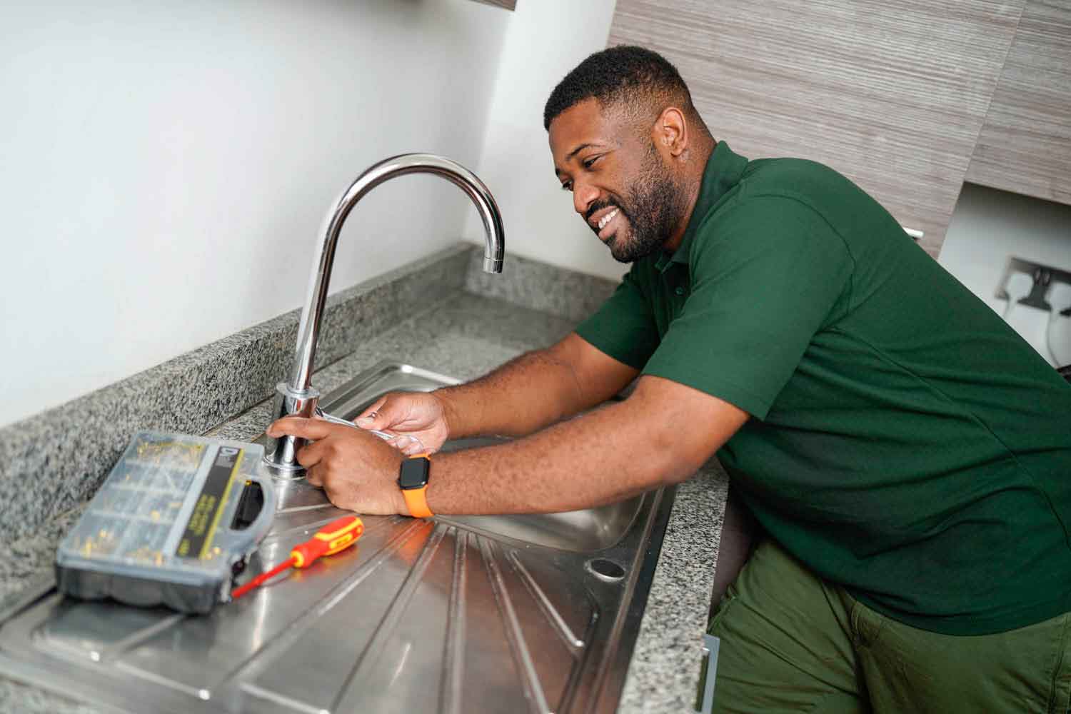 24 hr Emergency Call Out Plumbers - in Crouch End